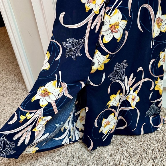 Band of Gypsies Ruffle Front Button Down Floral Midi Dress Size Small - Picture 8 of 12